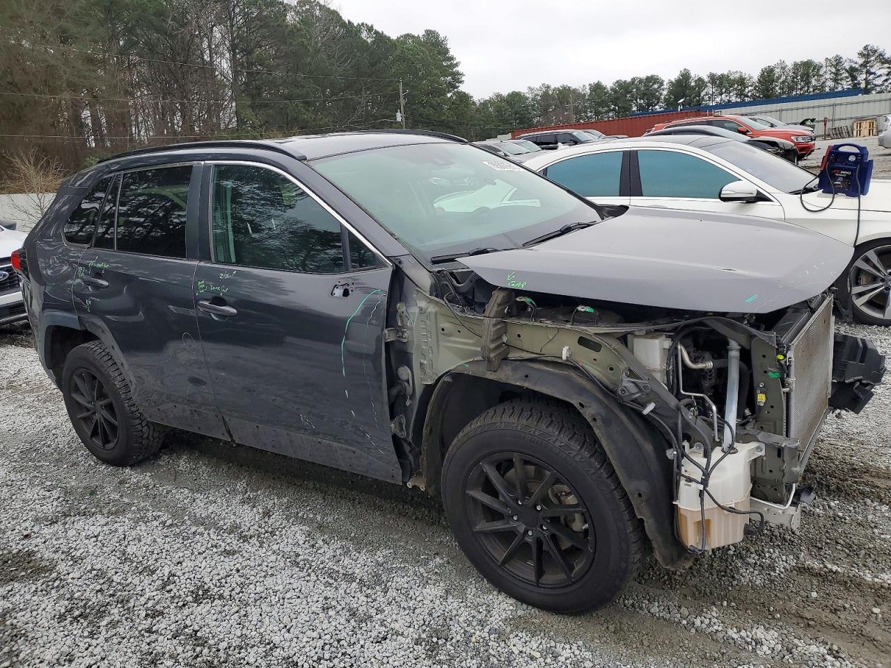 2019 TOYOTA RAV4 LE photo 4