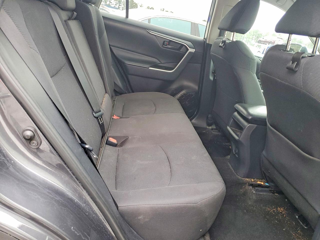 2019 TOYOTA RAV4 LE photo 11