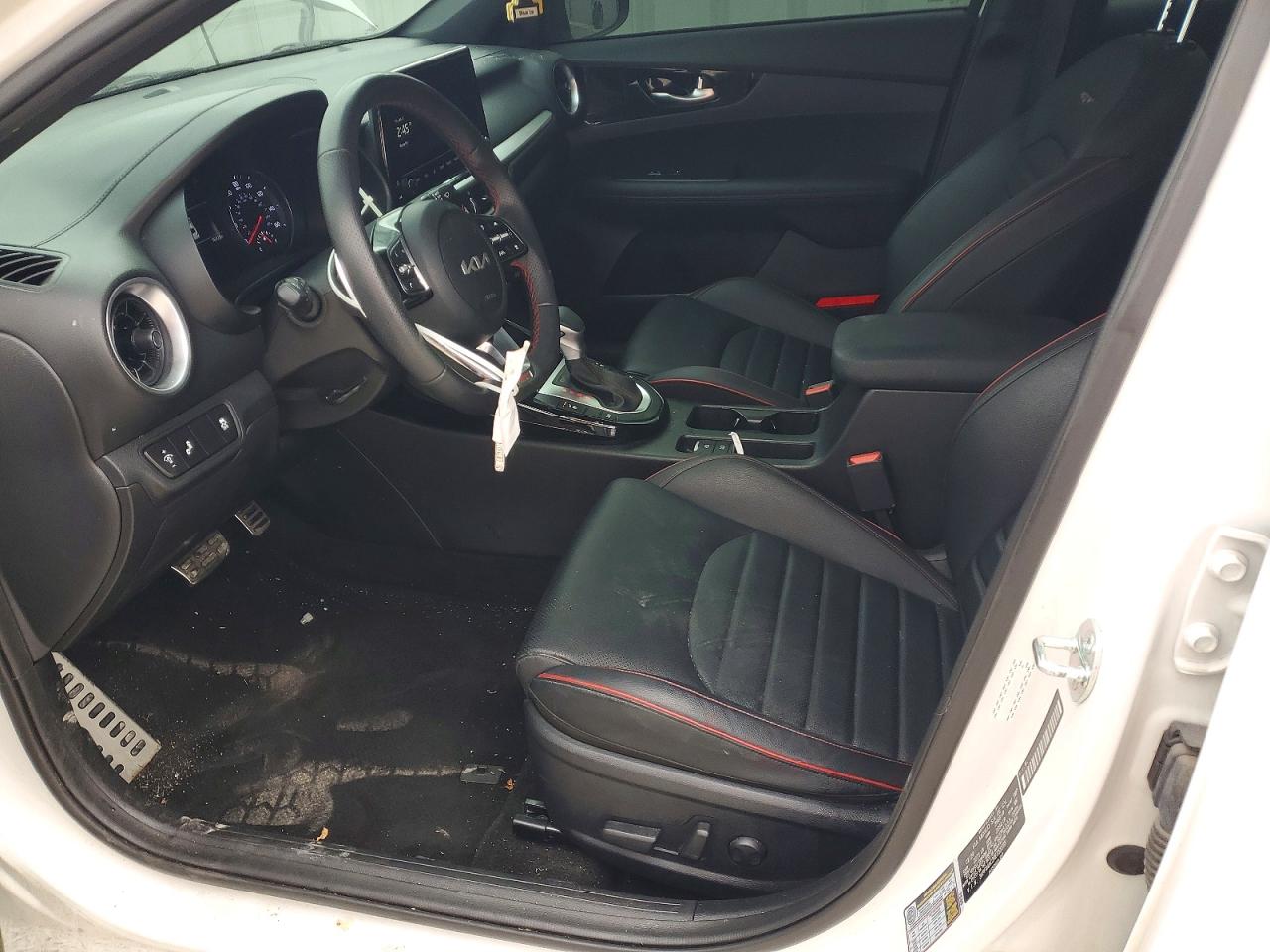 2024 KIA FORTE GT photo 13