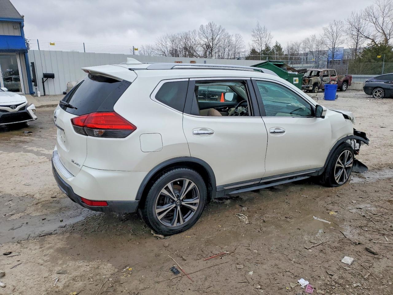 2017 NISSAN ROGUE SL photo 3
