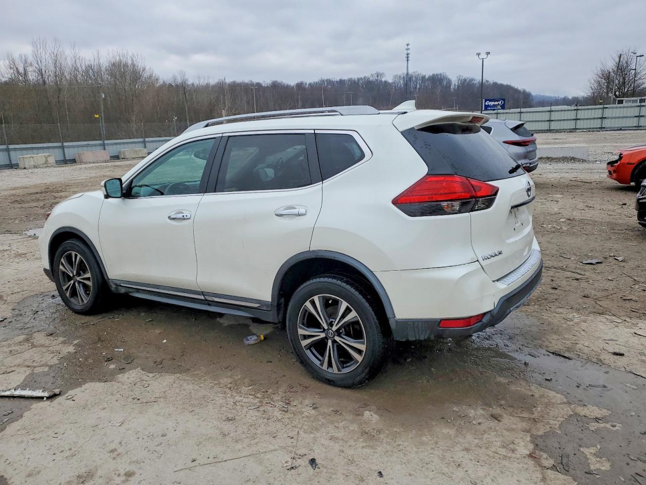 2017 NISSAN ROGUE SL photo 2