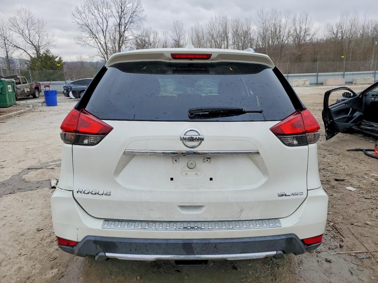 2017 NISSAN ROGUE SL photo 6