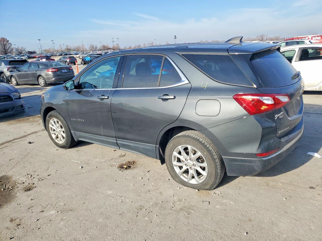 2019 CHEVROLET EQUINOX LT photo 2