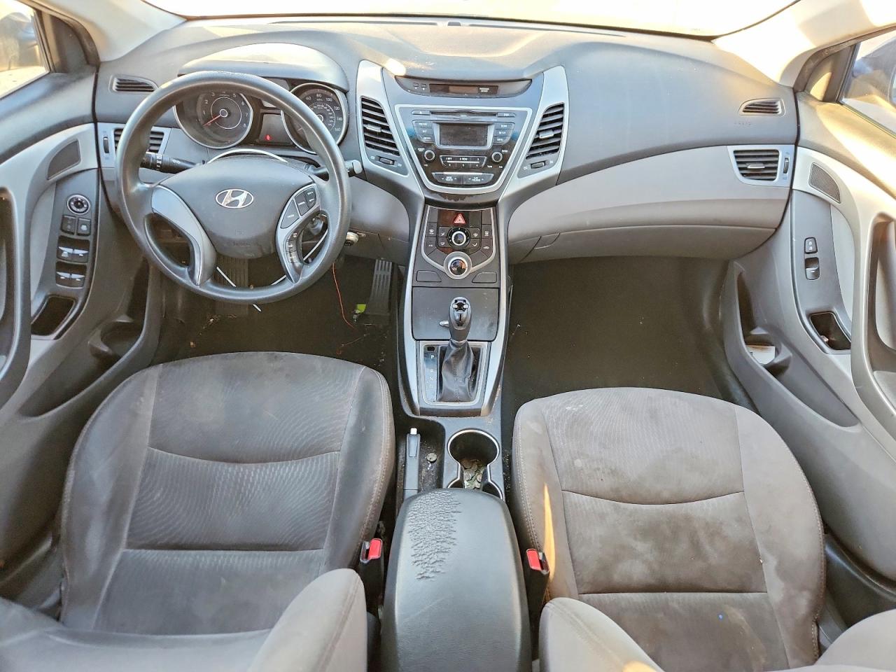 2015 HYUNDAI ELANTRA photo 8