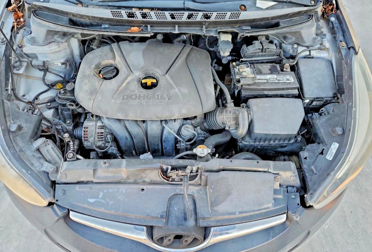 2015 HYUNDAI ELANTRA photo 11
