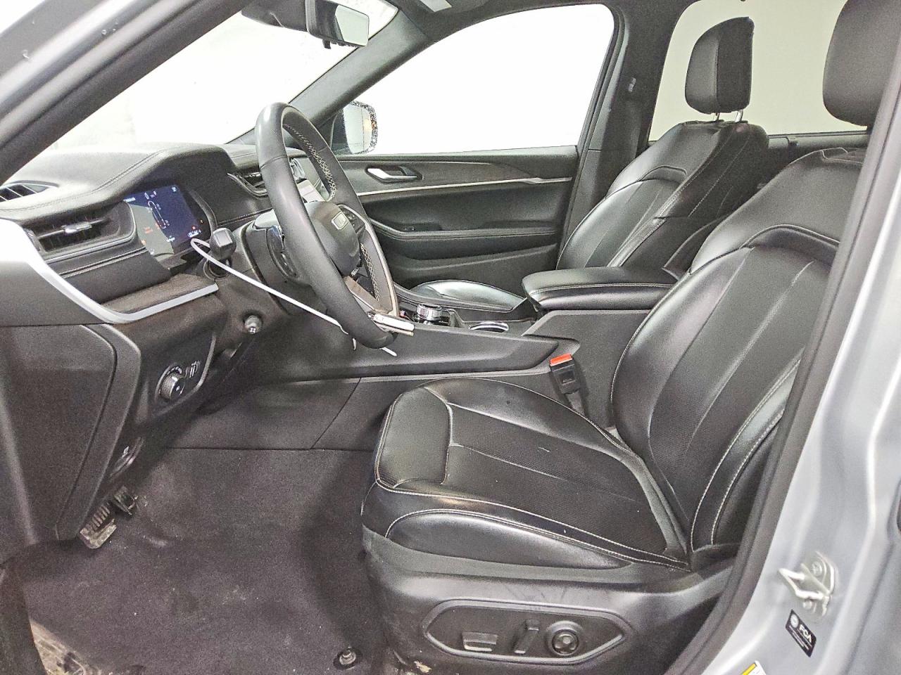2024 JEEP GRAND CHEROKEE L LIMITED photo 13