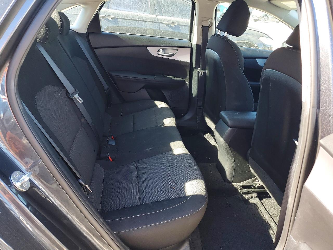 2023 KIA FORTE LX photo 10