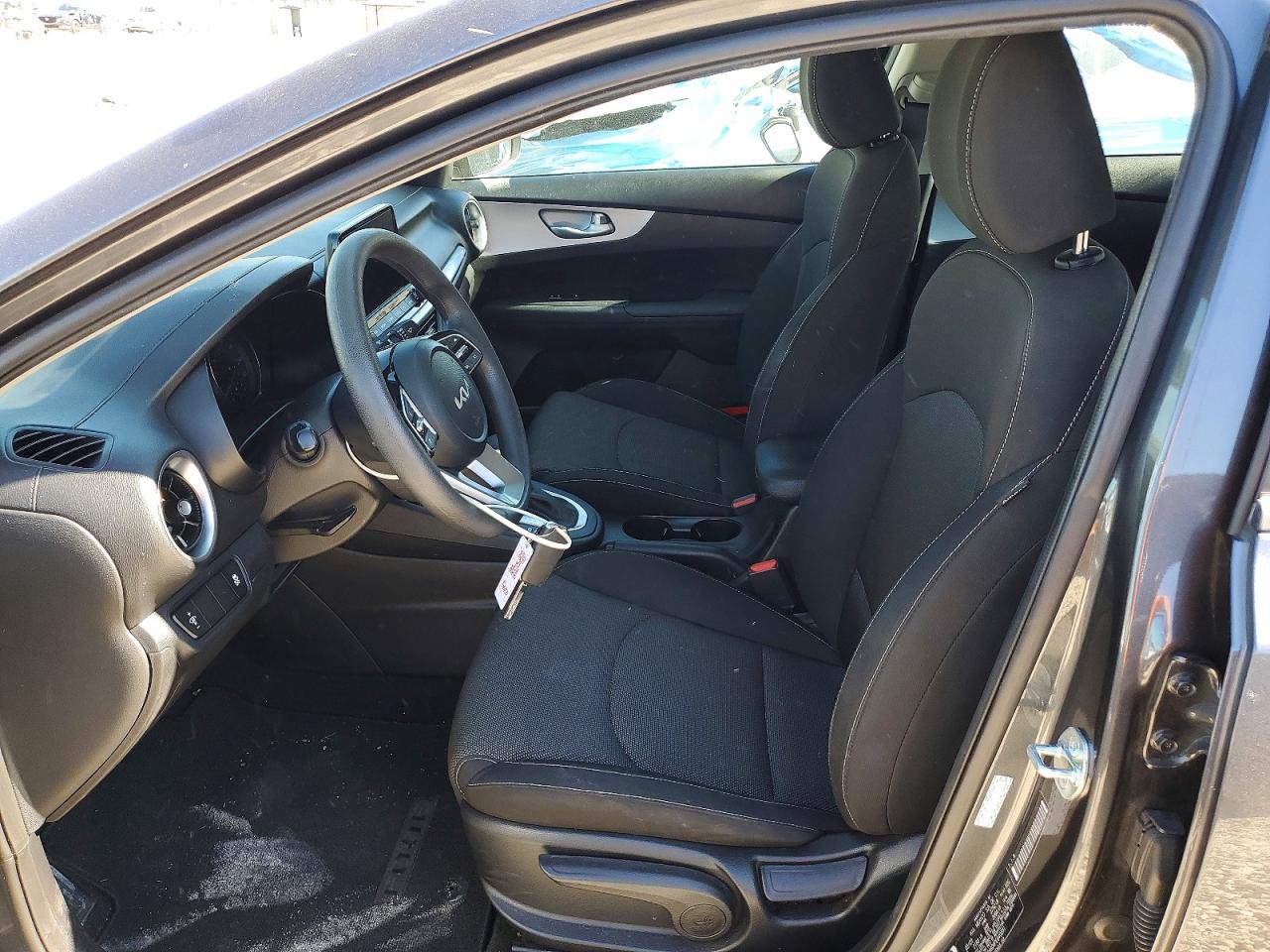 2023 KIA FORTE LX photo 7