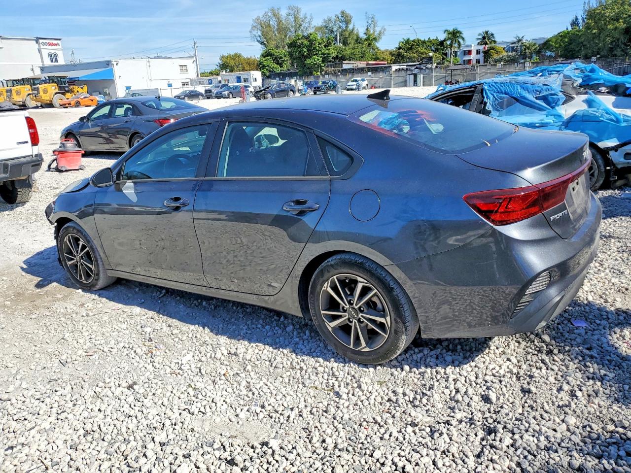 2023 KIA FORTE LX photo 2