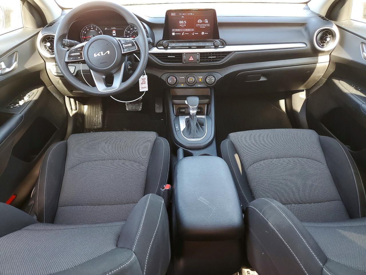 2023 KIA FORTE LX photo 8