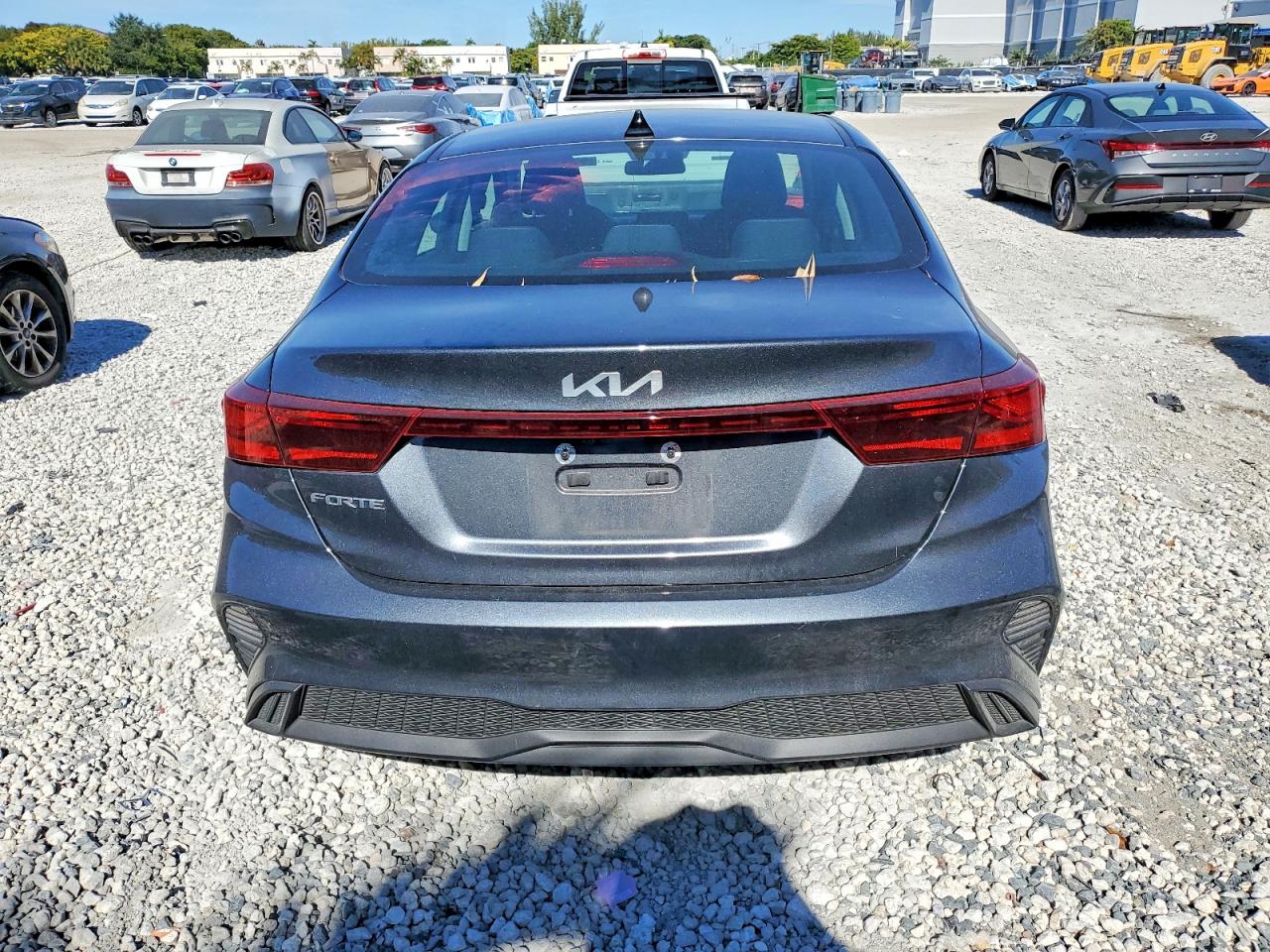 2023 KIA FORTE LX photo 6