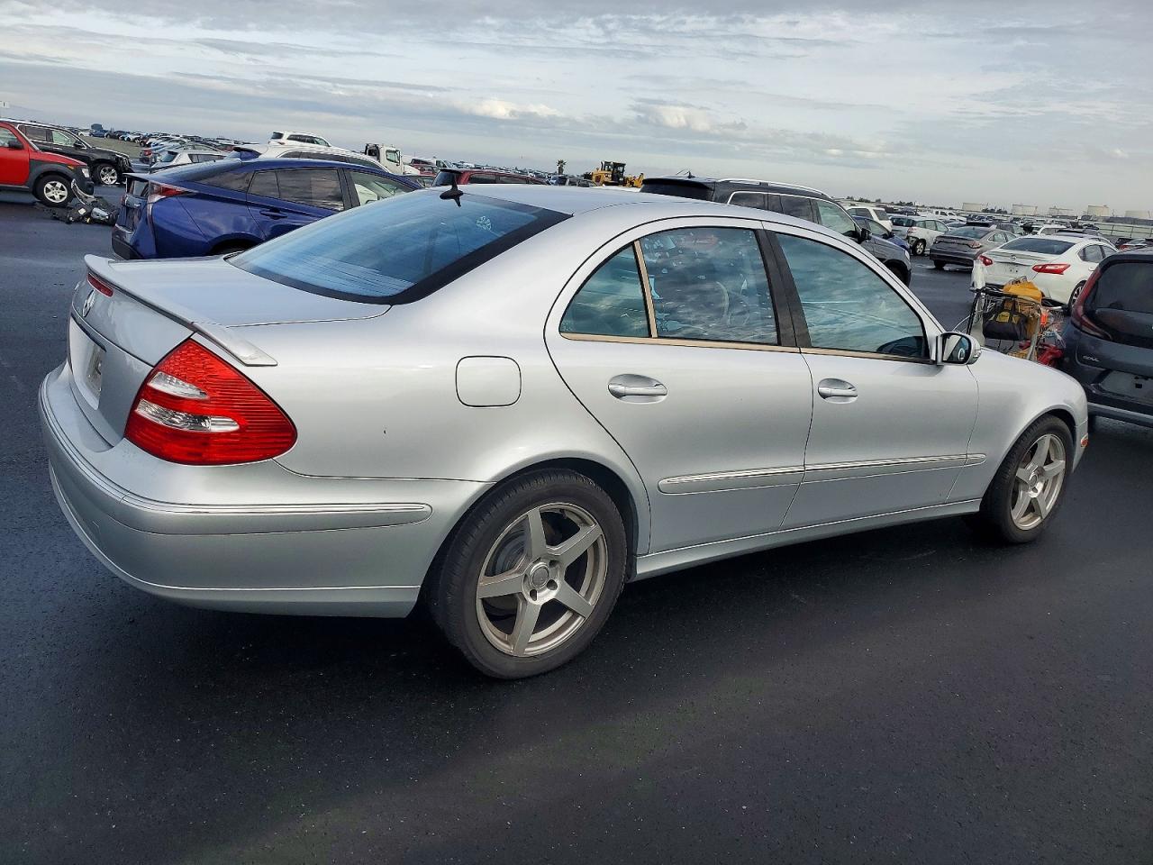 2006 MERCEDES-BENZ E 500 photo 3