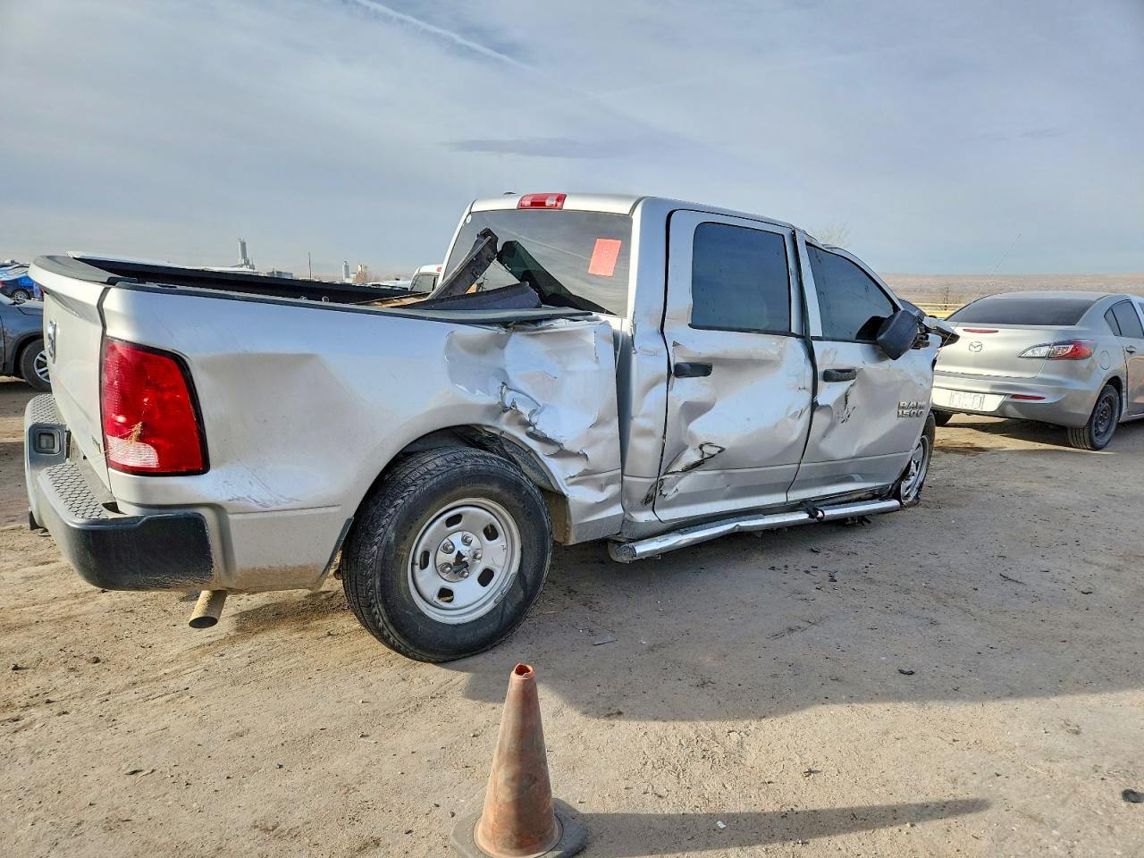 2016 RAM 1500 ST photo 3