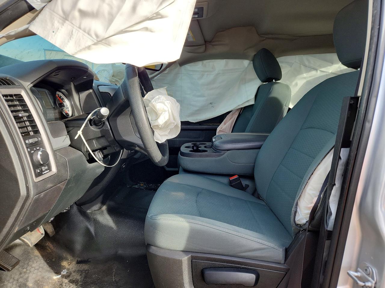 2016 RAM 1500 ST photo 7