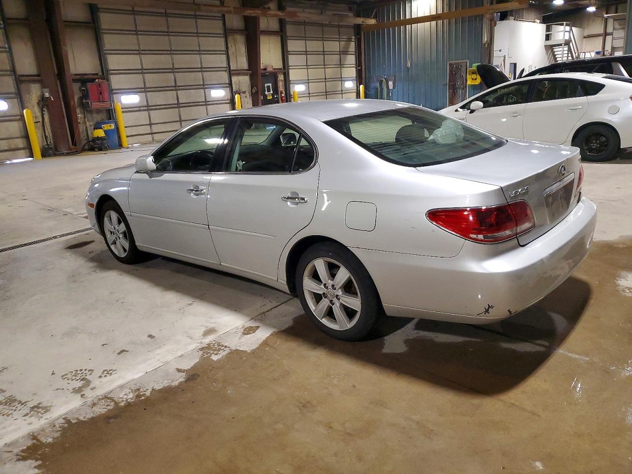 2005 LEXUS ES 330 photo 2