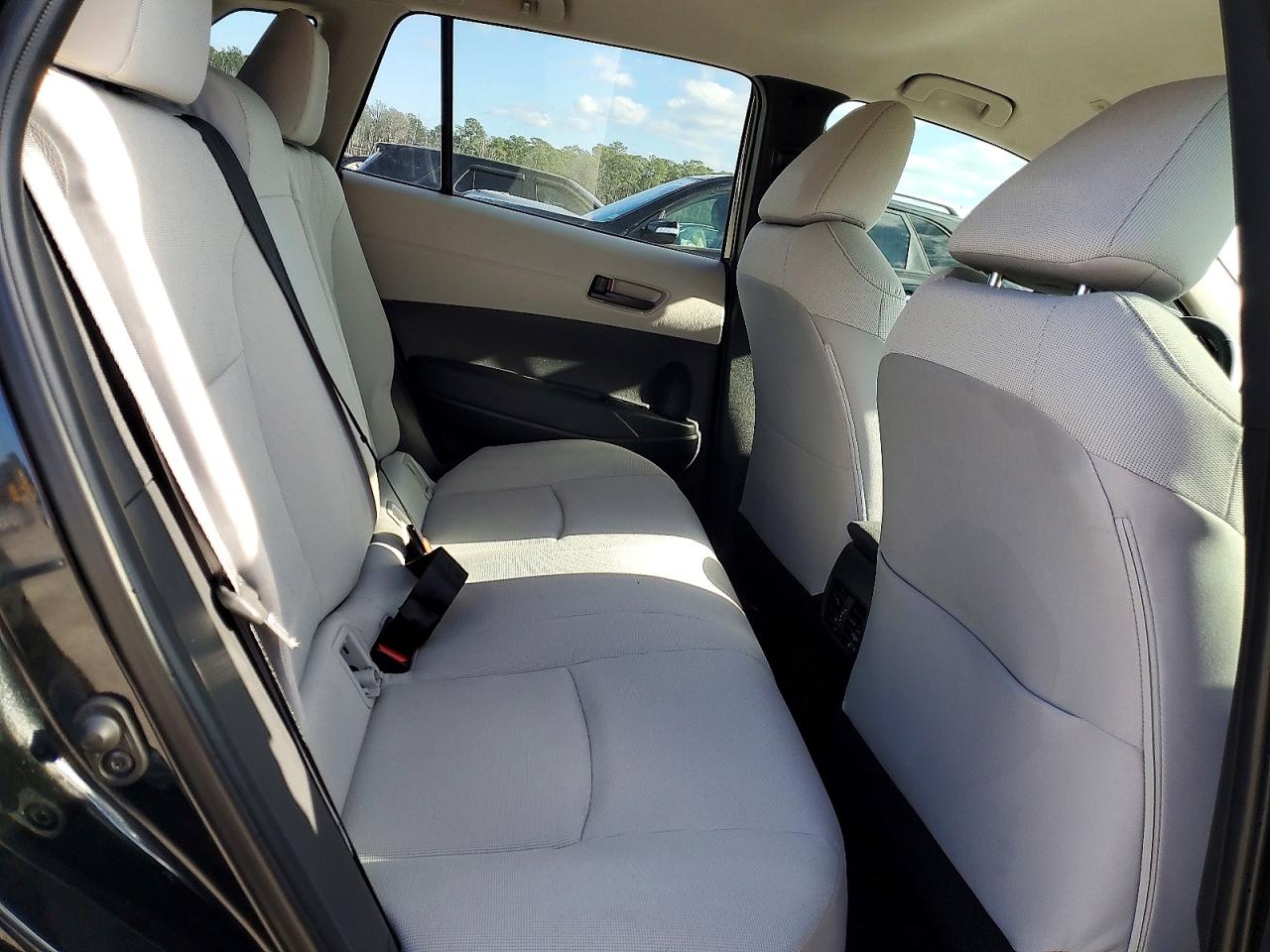 2025 TOYOTA COROLLA CROSS LE photo 11