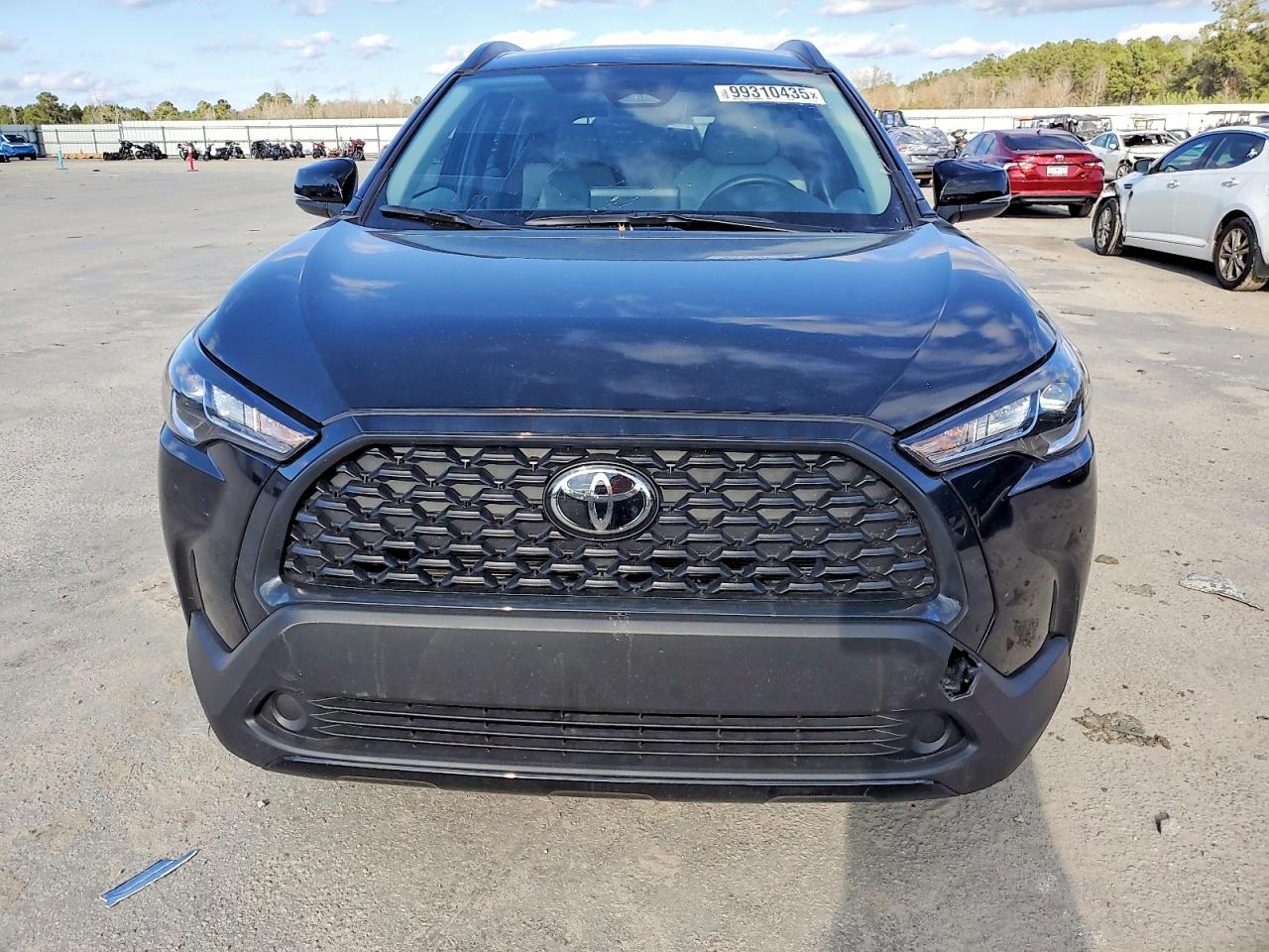 2025 TOYOTA COROLLA CROSS LE photo 5