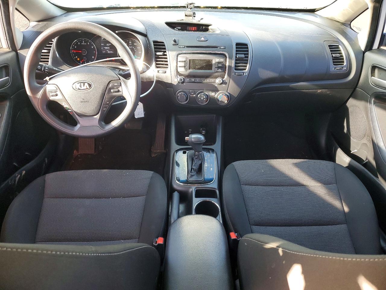 2017 KIA FORTE LX photo 8