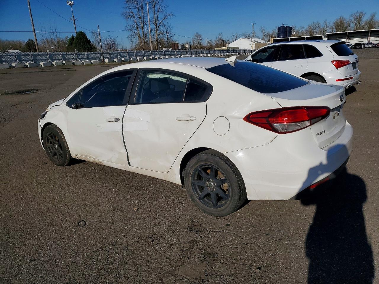2017 KIA FORTE LX photo 2