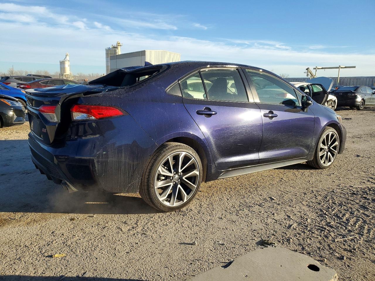 2022 TOYOTA COROLLA SE photo 3