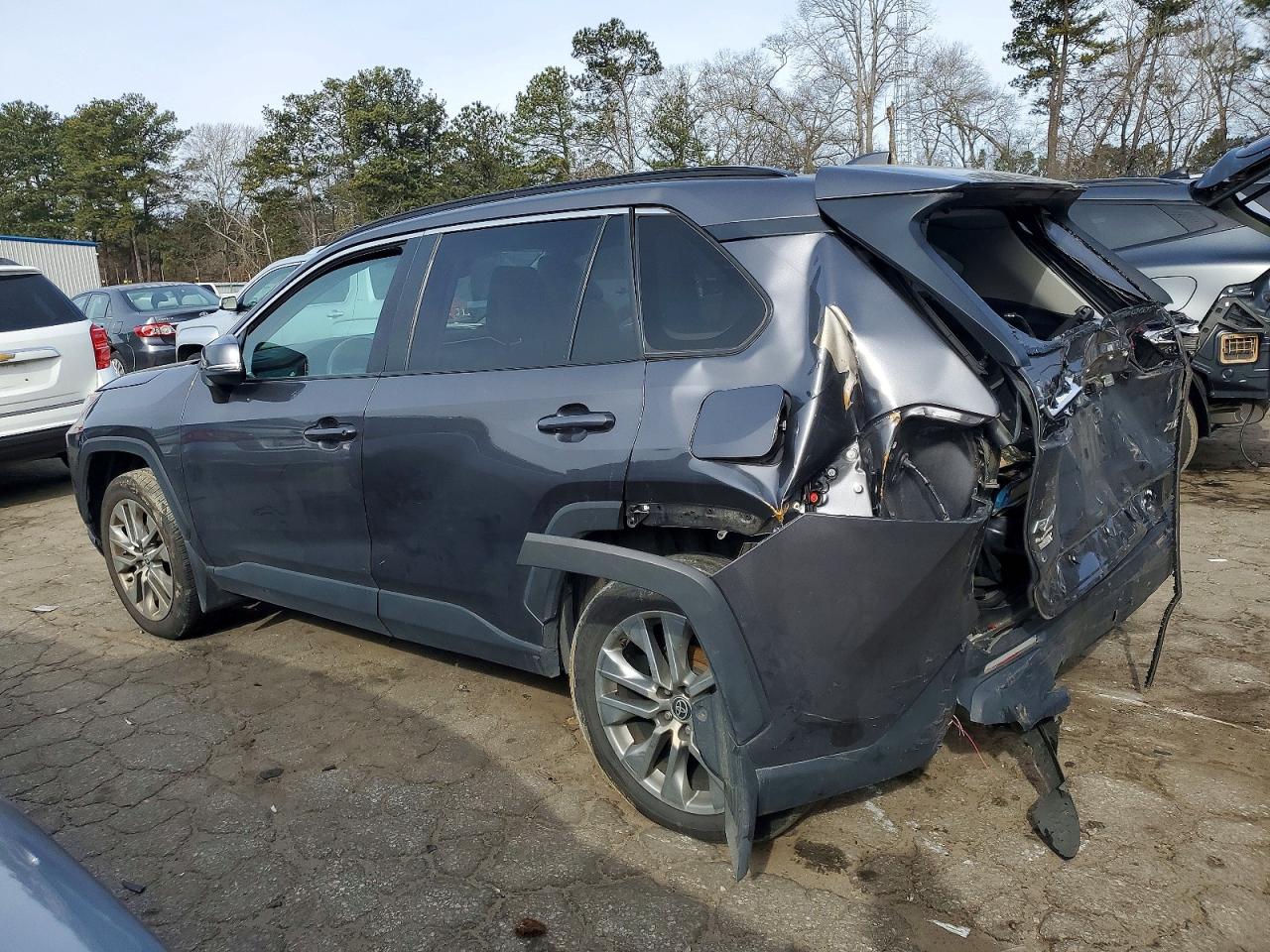 2024 TOYOTA RAV4 XLE PREMIUM photo 2