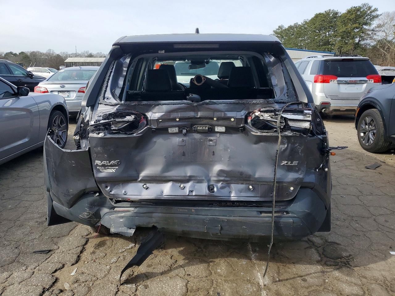 2024 TOYOTA RAV4 XLE PREMIUM photo 6