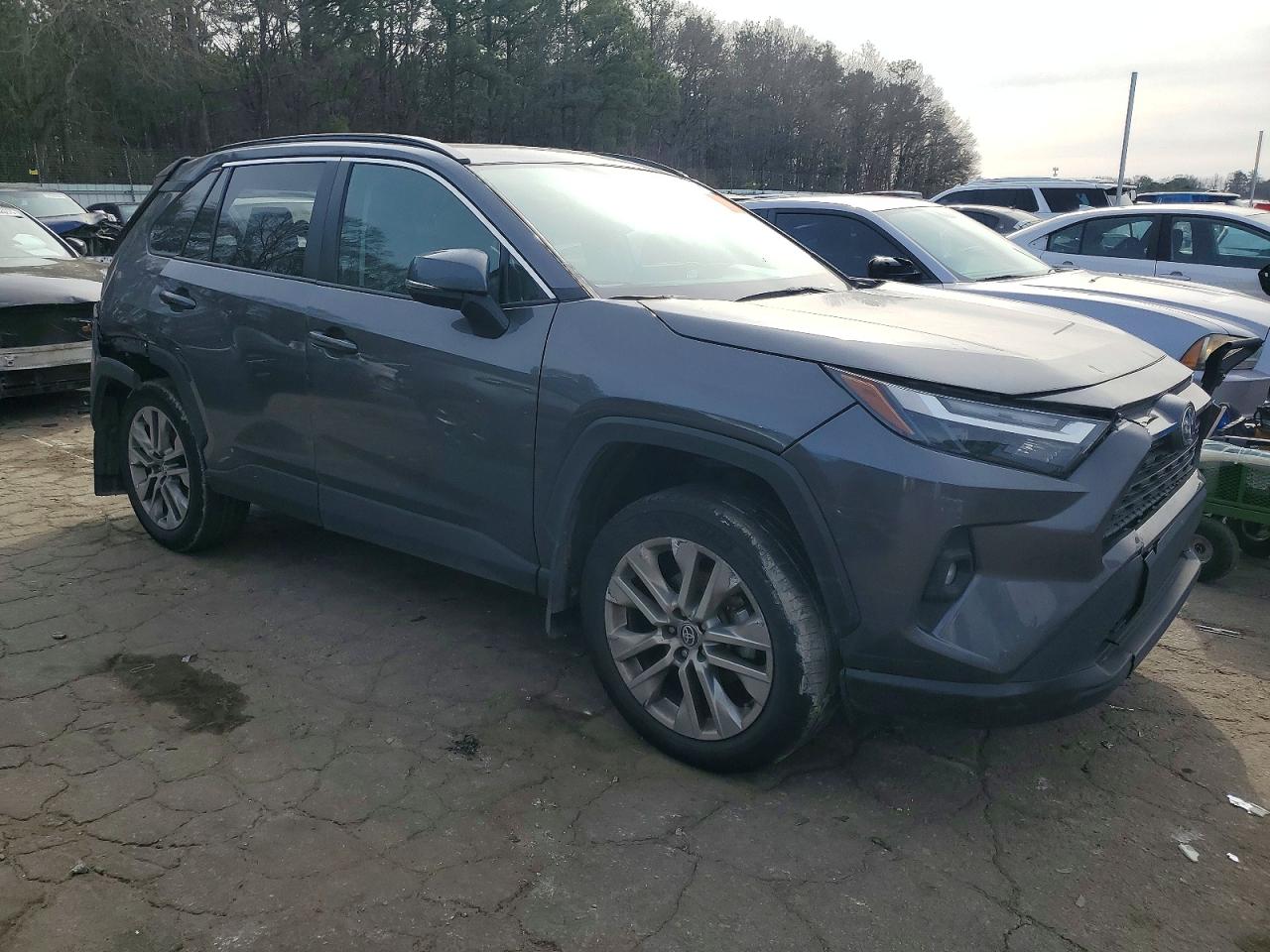 2024 TOYOTA RAV4 XLE PREMIUM photo 4