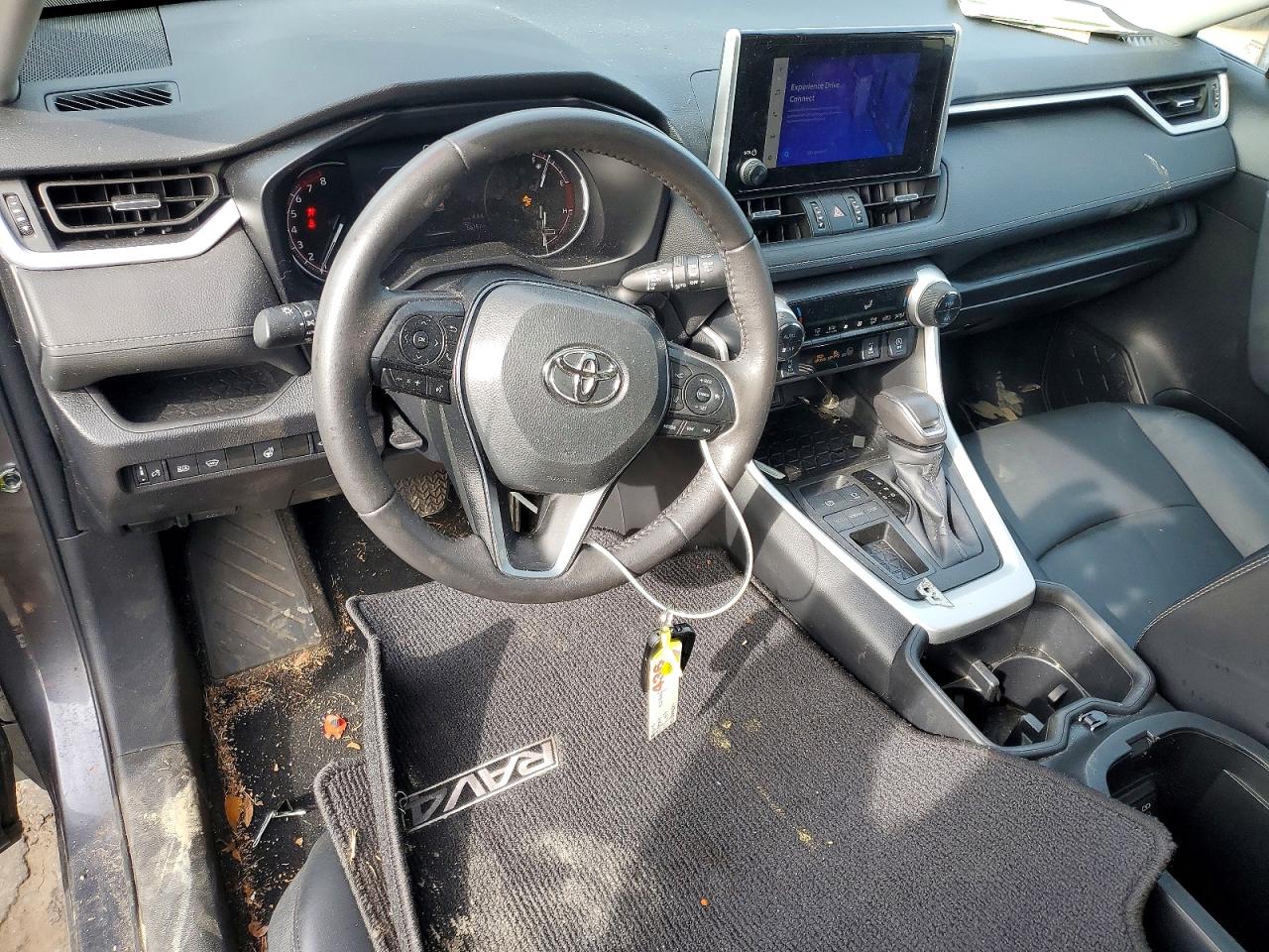 2024 TOYOTA RAV4 XLE PREMIUM photo 8