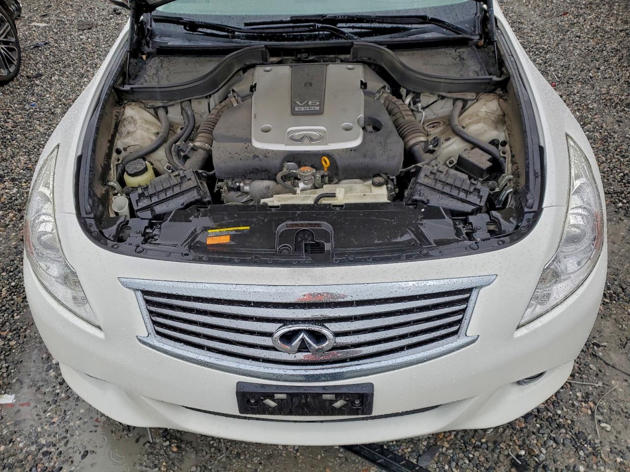 2010 INFINITI G37 BASE photo 11