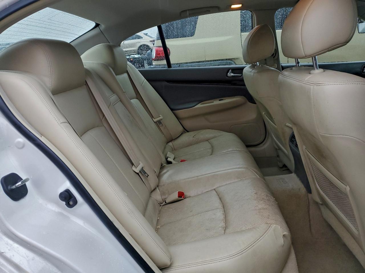 2010 INFINITI G37 BASE photo 10