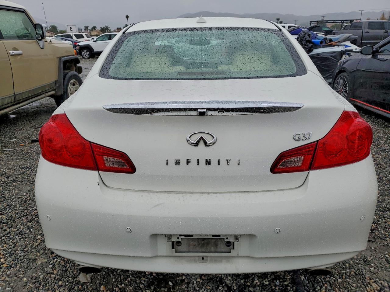 2010 INFINITI G37 BASE photo 6