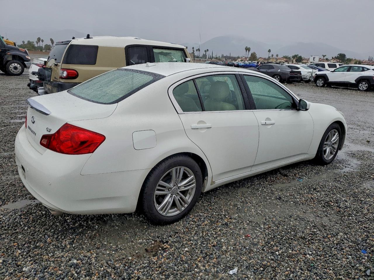 2010 INFINITI G37 BASE photo 3
