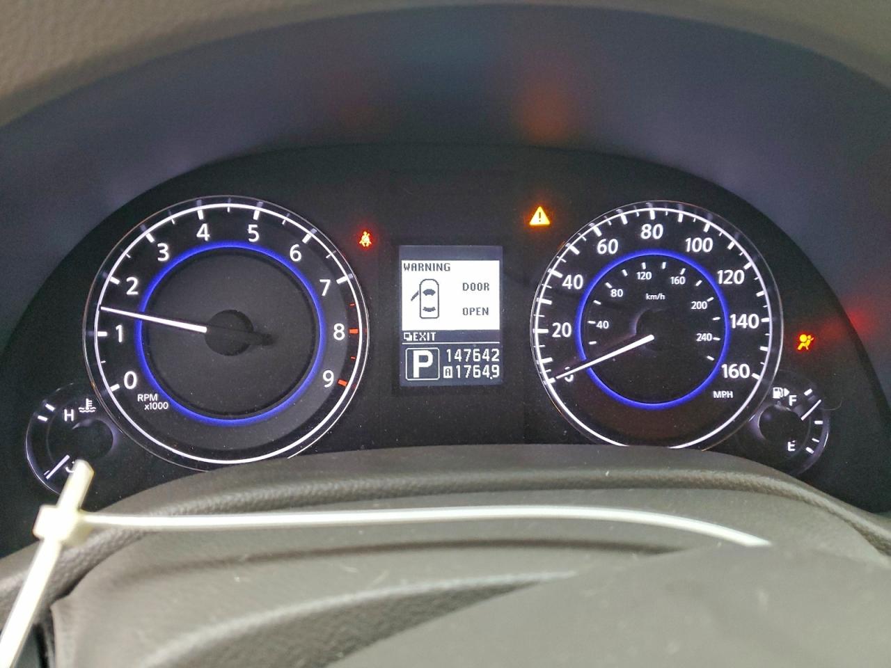 2010 INFINITI G37 BASE photo 9