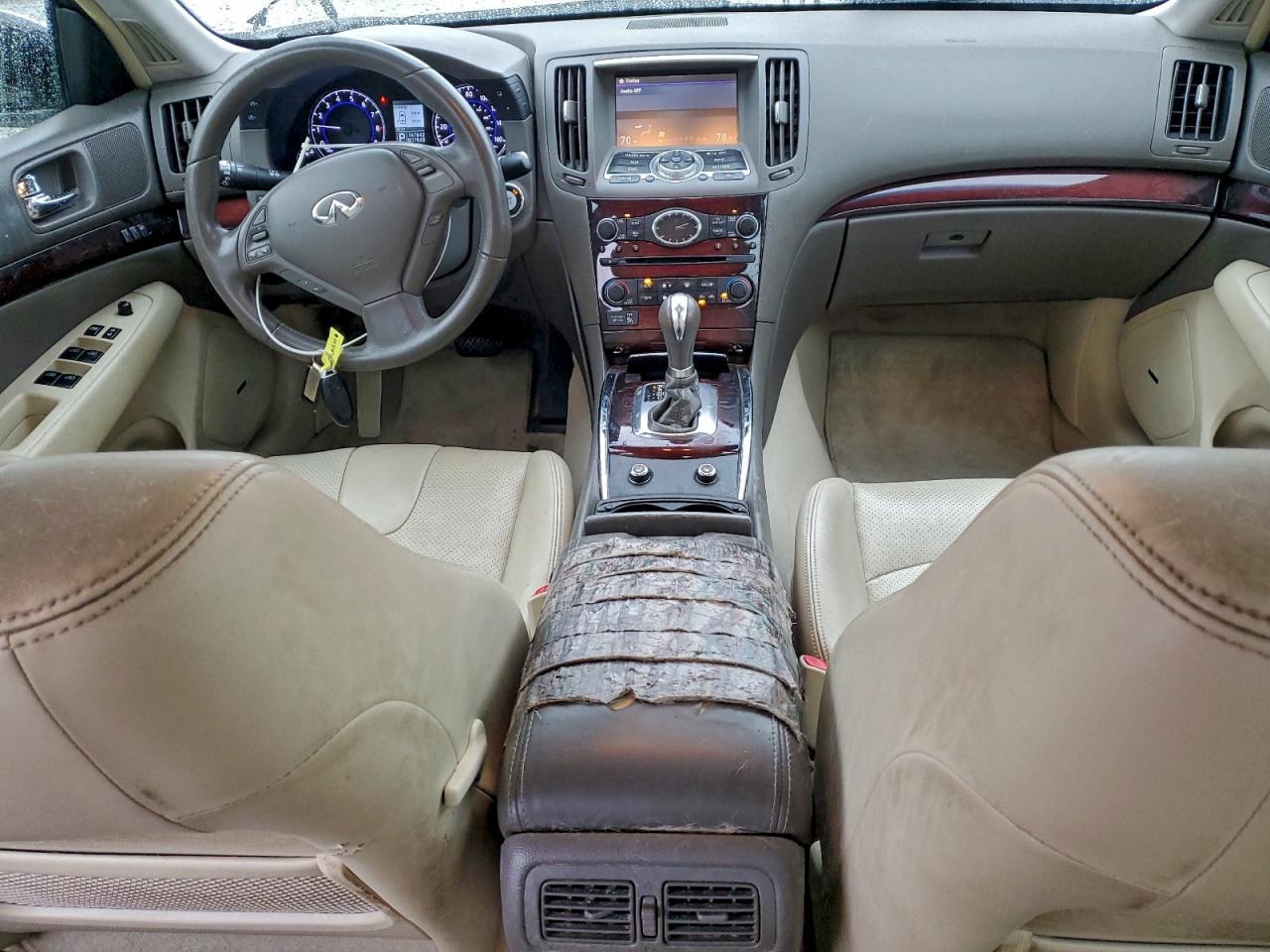 2010 INFINITI G37 BASE photo 8