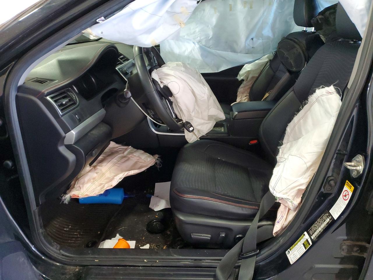 2015 TOYOTA CAMRY LE photo 7