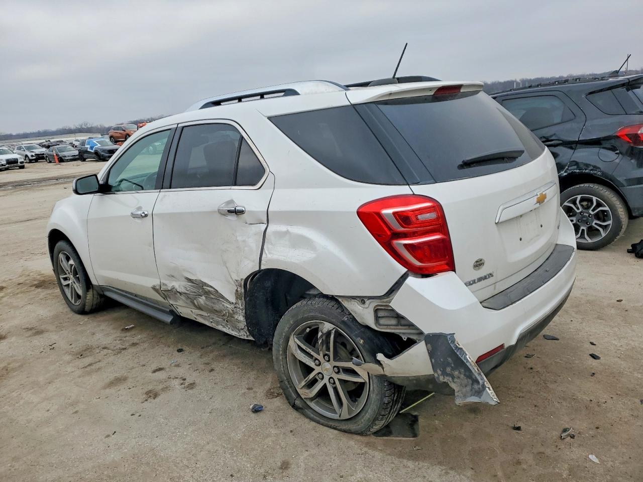 2017 CHEVROLET EQUINOX PREMIER photo 2
