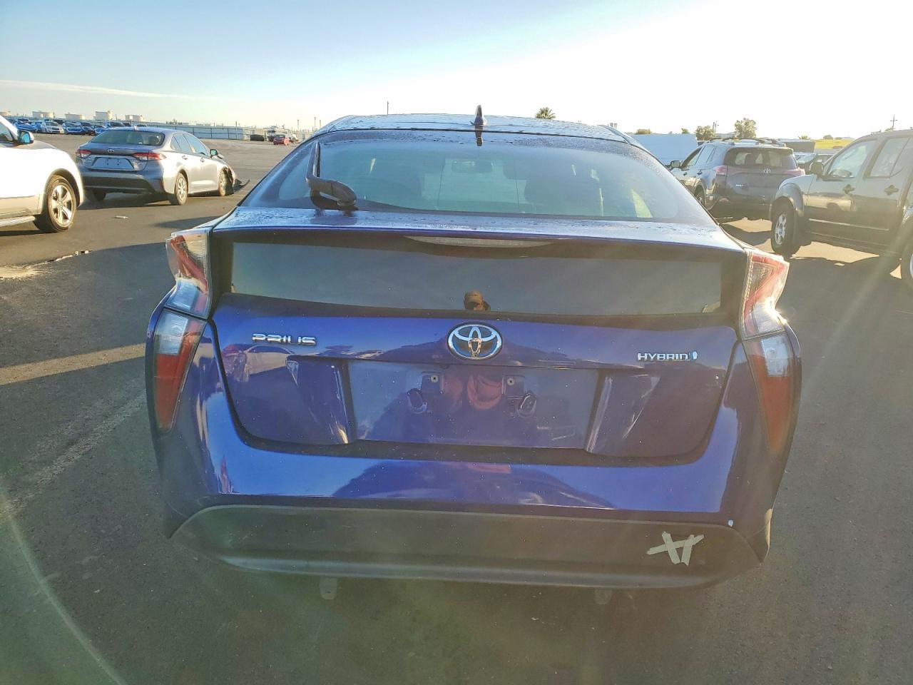 2016 TOYOTA PRIUS photo 6