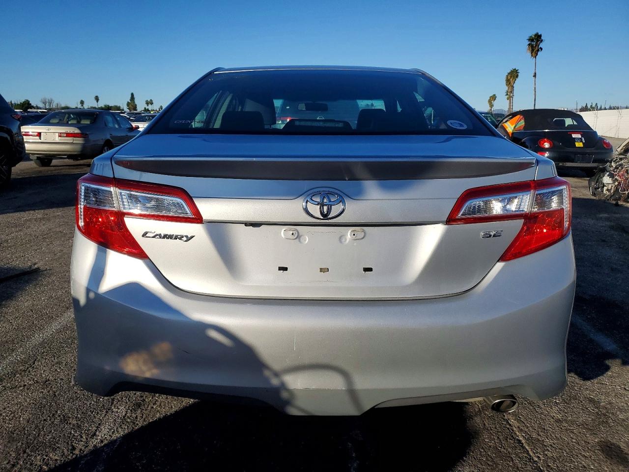 2014 TOYOTA CAMRY L photo 6