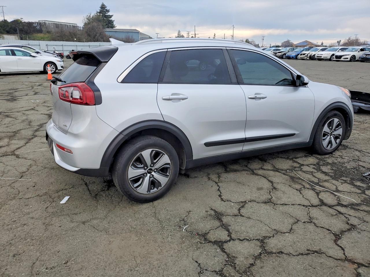 2018 KIA NIRO EX photo 3
