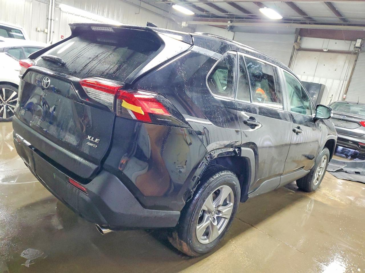 2025 TOYOTA RAV4 XLE photo 7