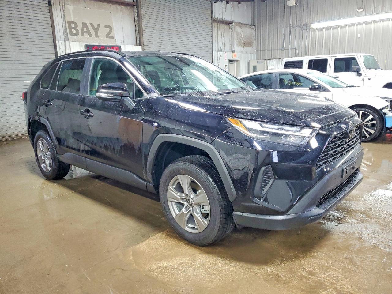 2025 TOYOTA RAV4 XLE photo 10
