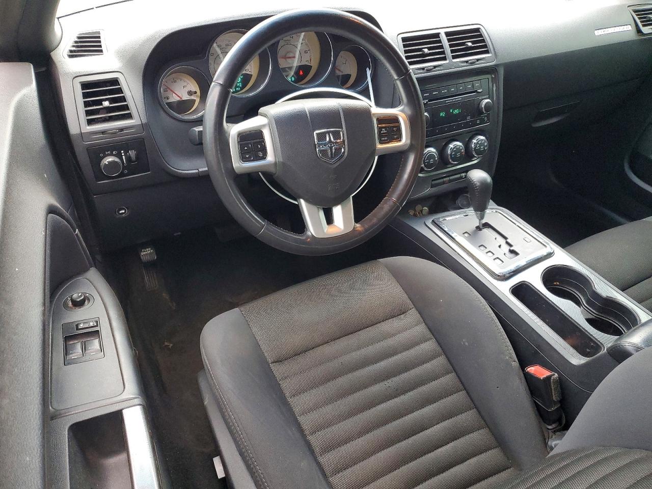 2013 DODGE CHALLENGER SXT photo 8