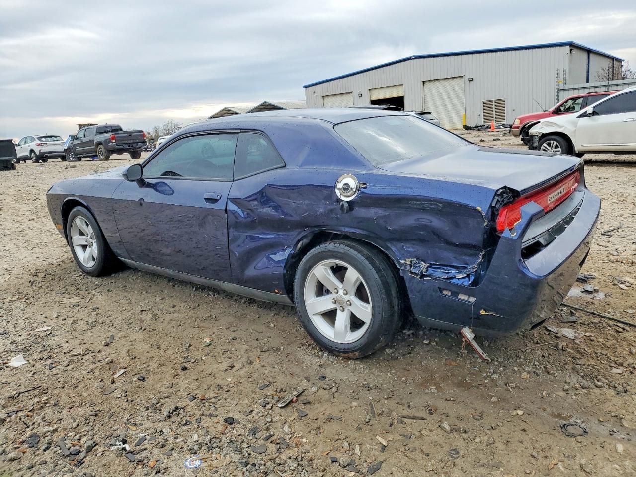 2013 DODGE CHALLENGER SXT photo 2