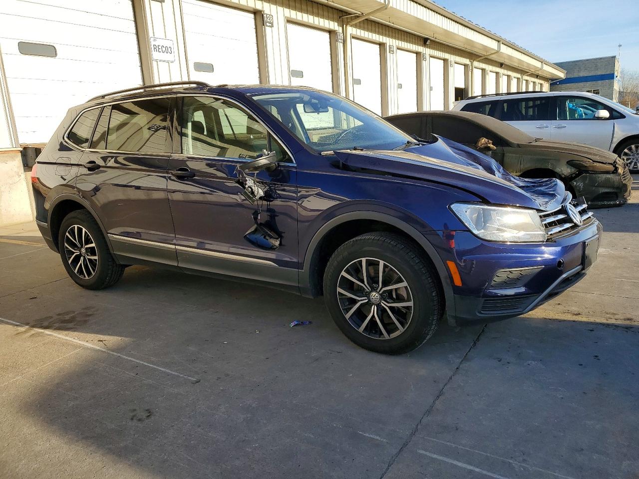 2021 VOLKSWAGEN TIGUAN SE photo 7