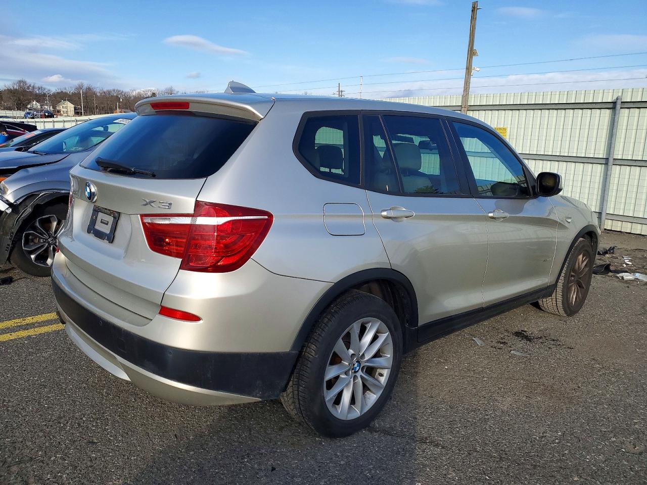 2013 BMW X3 XDRIVE28I photo 3