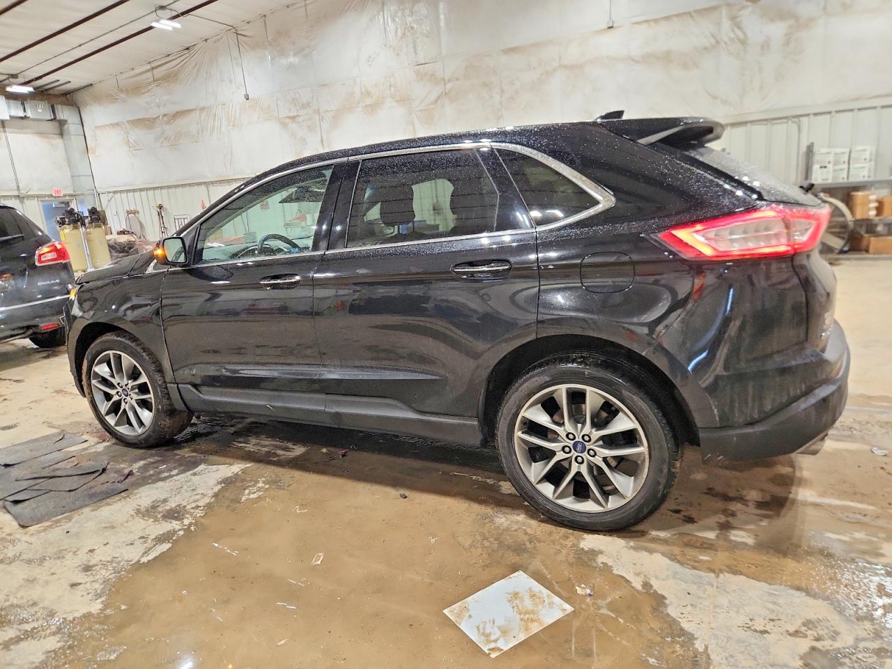 2017 FORD EDGE TITANIUM photo 2