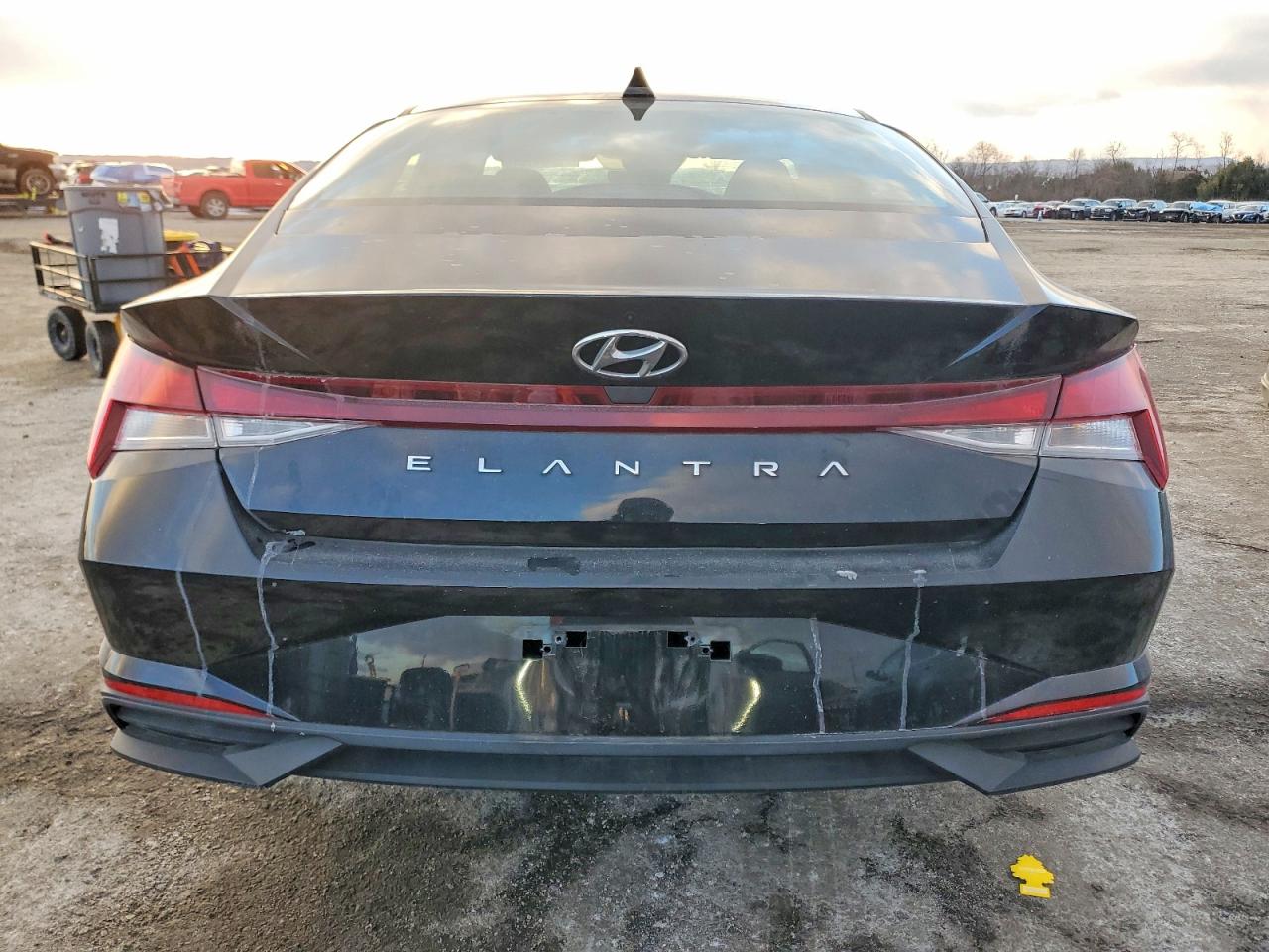 2021 HYUNDAI ELANTRA SE photo 6