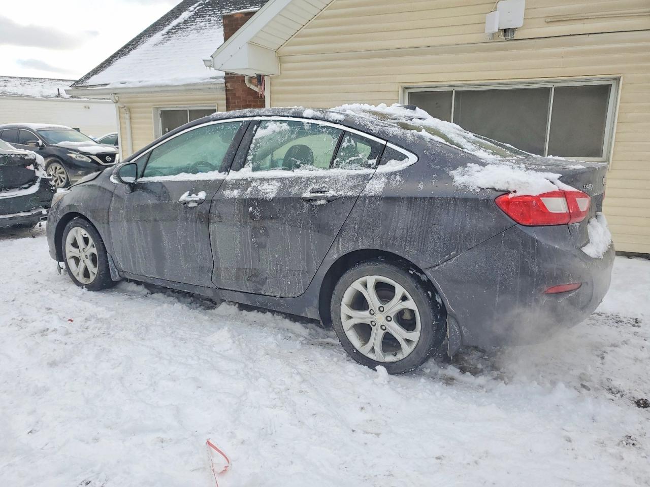 2017 CHEVROLET CRUZE PREMIER photo 3
