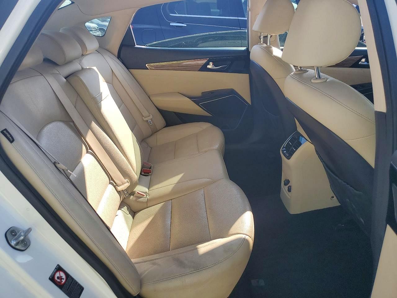 2017 KIA CADENZA PREMIUM photo 10