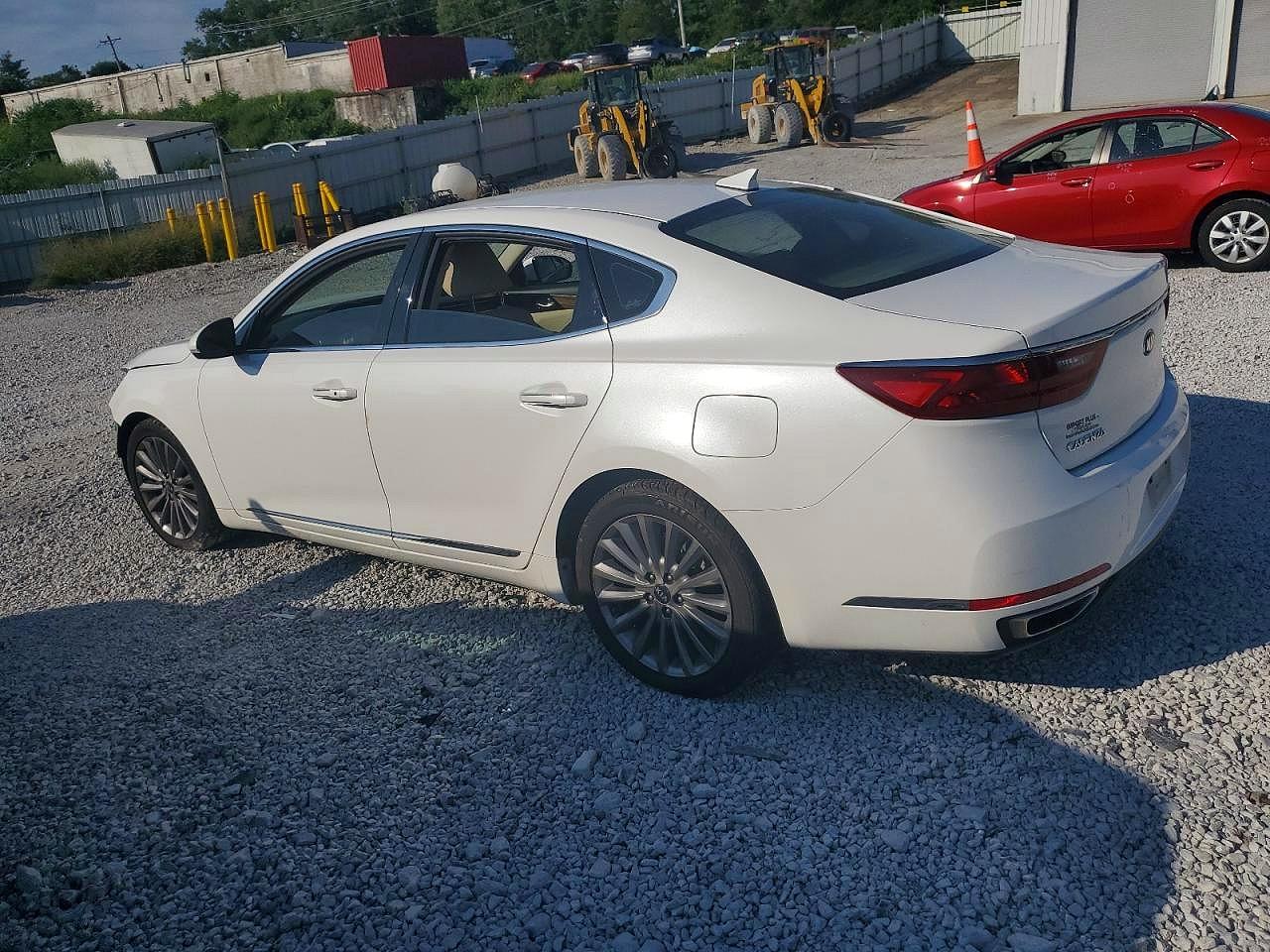 2017 KIA CADENZA PREMIUM photo 2
